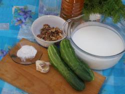 Холодный суп из кефира и огурцов с зеленью для похудения - шаг 1 Холодный суп из кефира и огурцов с зеленью для похудения - шаг 1