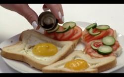 название картинки Идеальная яичница - завтрак для любимой на 8 марта