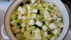 Икра из кабачков с томатной пастой и морковкой