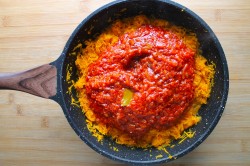 название картинки Икра из моркови с томатной пастой