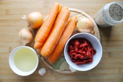 название картинки Икра из моркови с томатной пастой