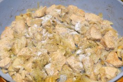 название картинки Индейка с грибами в сливочном соусе