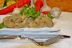 название картинки Индейка с грибами в сливочном соусе