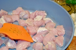 название картинки Индейка с грибами в сливочном соусе