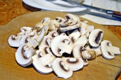 название картинки Индейка с грибами в сливочном соусе