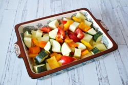 Индейка с овощами в духовке - шаг 3