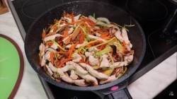 название картинки Индейка с овощами в устричном соусе