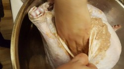 название картинки Индейка в духовке запеченная целиком