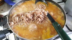 Индюшачьи желудки с гречей