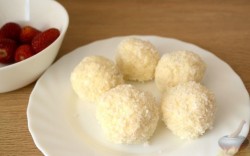 Йогуртовые трюфели с клубникой и белым шоколадом - шаг 10 Йогуртовые трюфели с клубникой и белым шоколадом - шаг 10