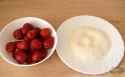 Йогуртовые трюфели с клубникой и белым шоколадом - шаг 4 Йогуртовые трюфели с клубникой и белым шоколадом - шаг 4