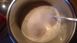 Бисквитно йогуртовый торт с фруктами