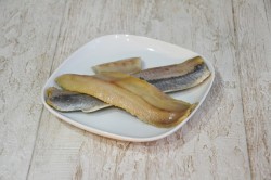 название картинки Изумрудные шарики с селедкой закуска