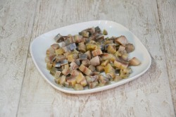 название картинки Изумрудные шарики с селедкой закуска