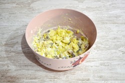 название картинки Изумрудные шарики с селедкой закуска