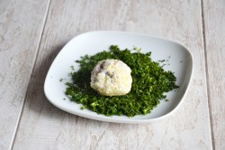 название картинки Изумрудные шарики с селедкой закуска