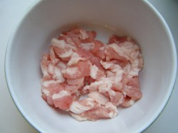 Жареная картошка с салом - шаг 2 Жареная картошка с салом - шаг 2