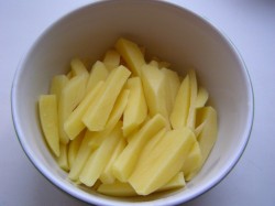 Жареная картошка с салом - шаг 4 Жареная картошка с салом - шаг 4