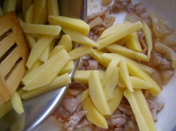 Жареная картошка с салом - шаг 6 Жареная картошка с салом - шаг 6