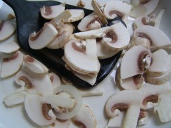 Жареная картошка с шампиньонами и луком