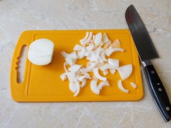 Жареная картошка с шампиньонами на сковороде