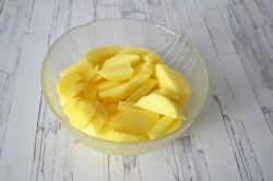 название картинки Жареная картошка с золотистой корочкой