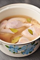 Жареная курица в духовке в чесночном соусе и пенне