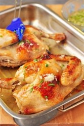 Жареная курица в духовке в чесночном соусе и пенне