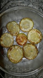 название картинки Жареные кабачки кружочками с укропом и чесноком