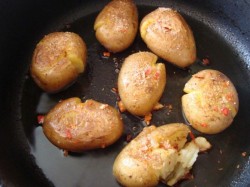 Жаренный картофель с перцем и солью Сянцзань Цзяоянь Сяо Тудоу