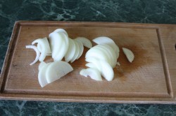 Жареное маринованное мясо на сковороде