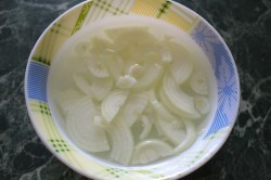 Жареное маринованное мясо на сковороде