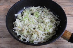 Капуста жареная на сковороде