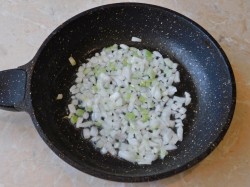 название картинки Жареные лисички с картошкой и укропом на сковороде