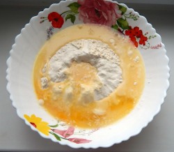 Жареные пельмени на сковороде