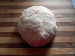 Жареные пельмени на сковороде