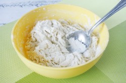 название картинки Жареные пирожки на сковороде на молоке