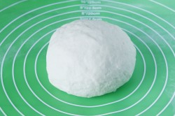 название картинки Жареные пирожки на сковороде на молоке