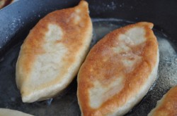 название картинки Жареные пирожки с картошкой и и грибами