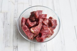 Жаркое в тыкве в духовке с мясом - шаг 5