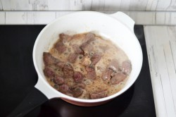 Жаркое в тыкве в духовке с мясом - шаг 10