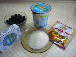 название картинки Желе из творога с ежевикой