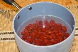 название картинки Желе вишневое на воде с желатином