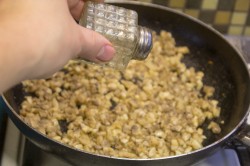 название картинки Жульен из шампиньонов классический