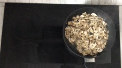 Классический жульен с грибами в духовке