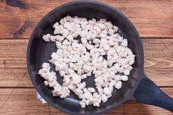 Жульен с грибами курицей и сметаной