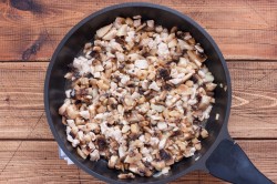 Жульен с грибами курицей и сметаной