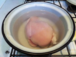 Грибы в горшочках с сыром луком курицей