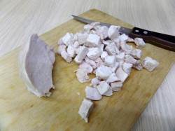 Грибы в горшочках с сыром луком курицей