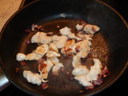 Жульен с грибами в горшочках